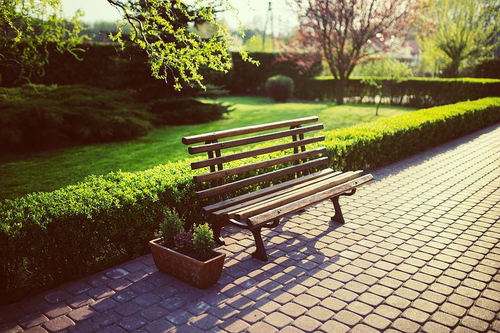 bench-791852__480